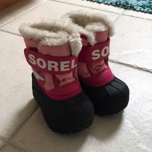 Brand new toddler sorel snow boots